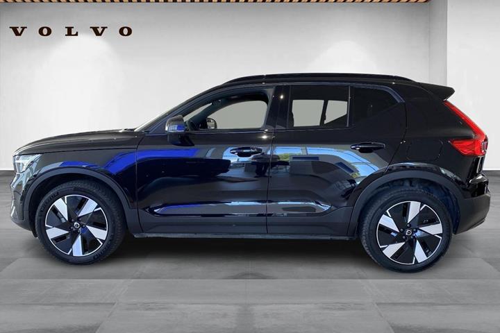 Sort Volvo XC40 fra 2024