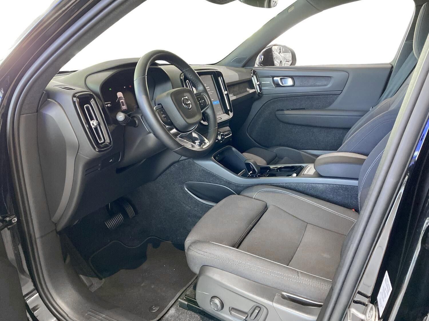 Sort Volvo XC40 fra 2024