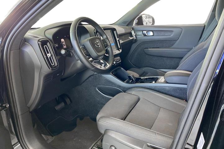 Sort Volvo XC40 fra 2024