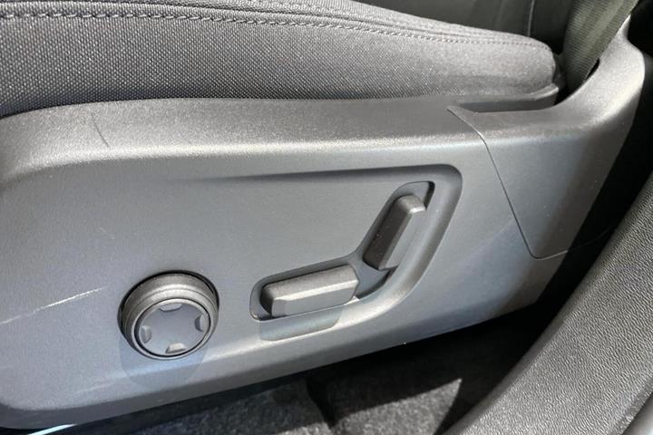 Sort Volvo XC40 fra 2024
