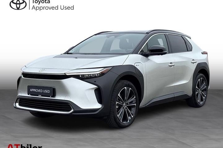 Grå Toyota BZ4X fra 2025 set udefra