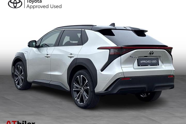 Grå Toyota BZ4X fra 2025