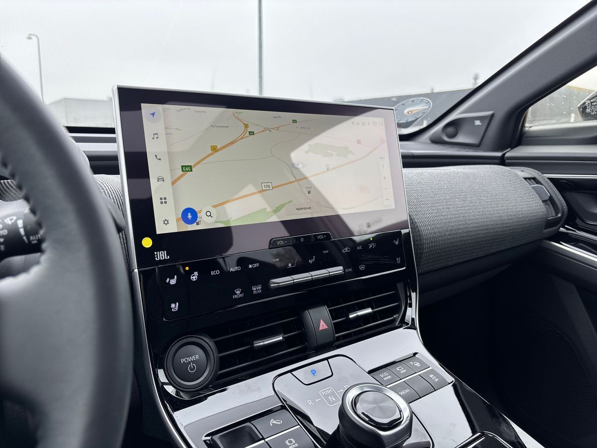 Grå Toyota BZ4X fra 2025