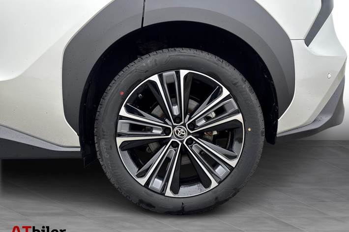 Grå Toyota BZ4X fra 2025