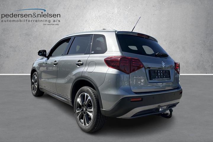 Sølv Suzuki Vitara fra 2019