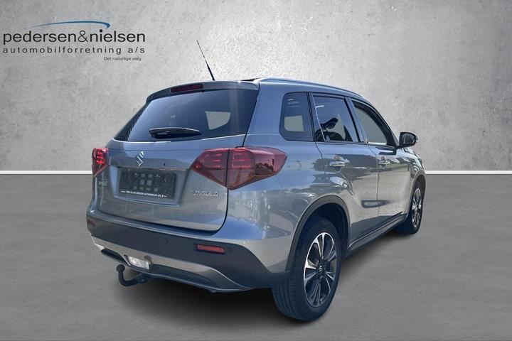 Sølv Suzuki Vitara fra 2019