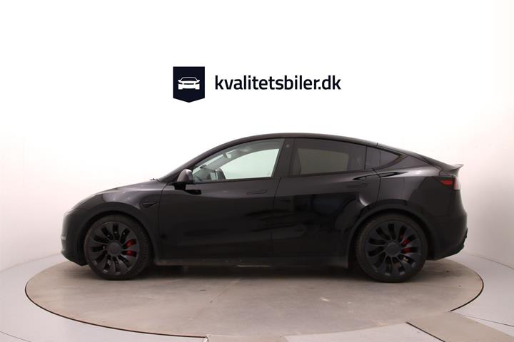 Sort Tesla Model Y fra 2023
