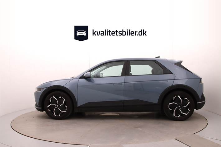 Blå Hyundai Ioniq 5 fra 2023