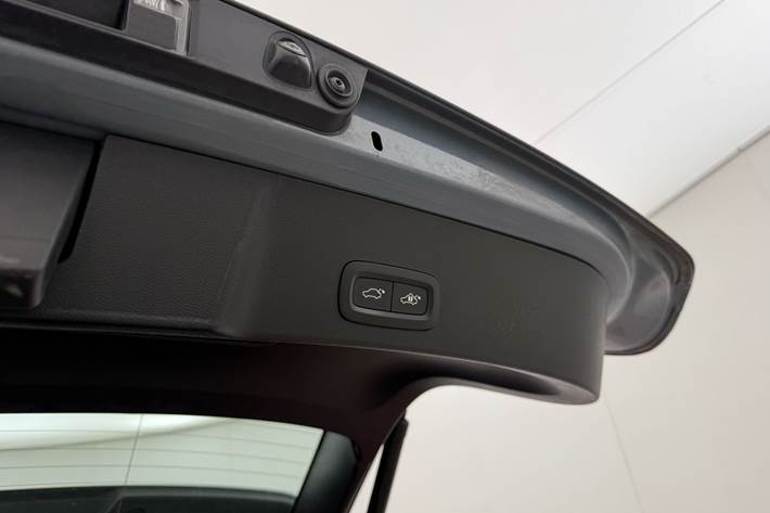 Grå Volvo XC40 fra 2022