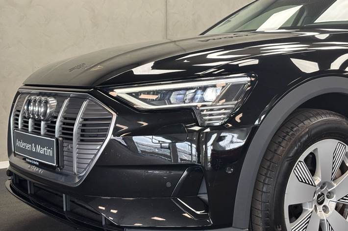 Sort Audi e-tron fra 2022