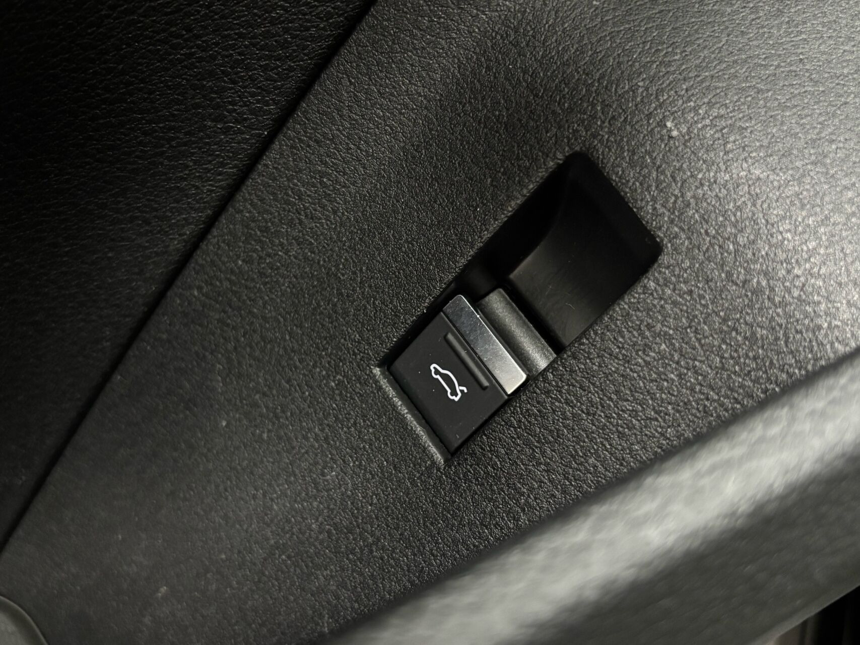 Sort Audi e-tron fra 2022