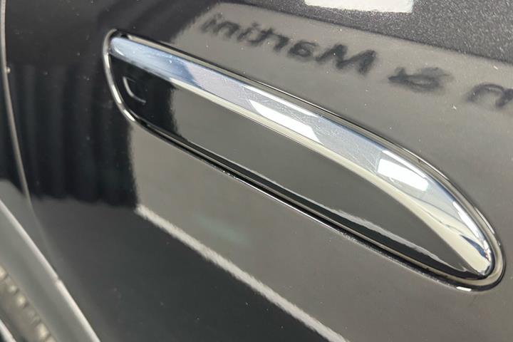 Sort Mercedes EQE 350+ fra 2024