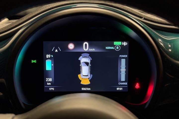 Blå Fiat 500e fra 2023