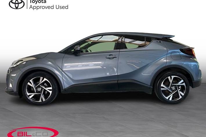 Grå Toyota C-HR fra 2022