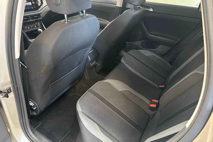 Sølv VW Polo fra 2019