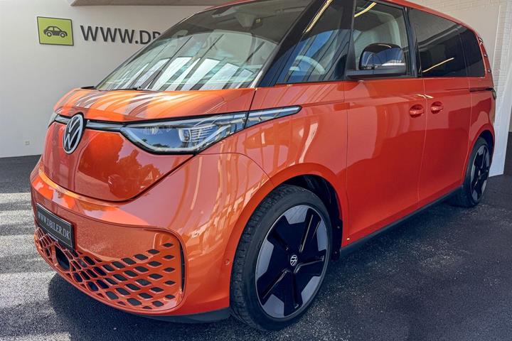 Orange VW ID.Buzz fra 2023 set udefra