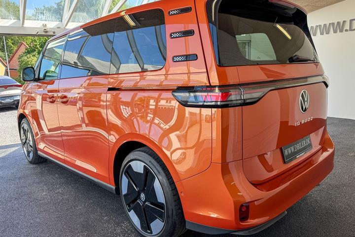 Orange VW ID.Buzz fra 2023