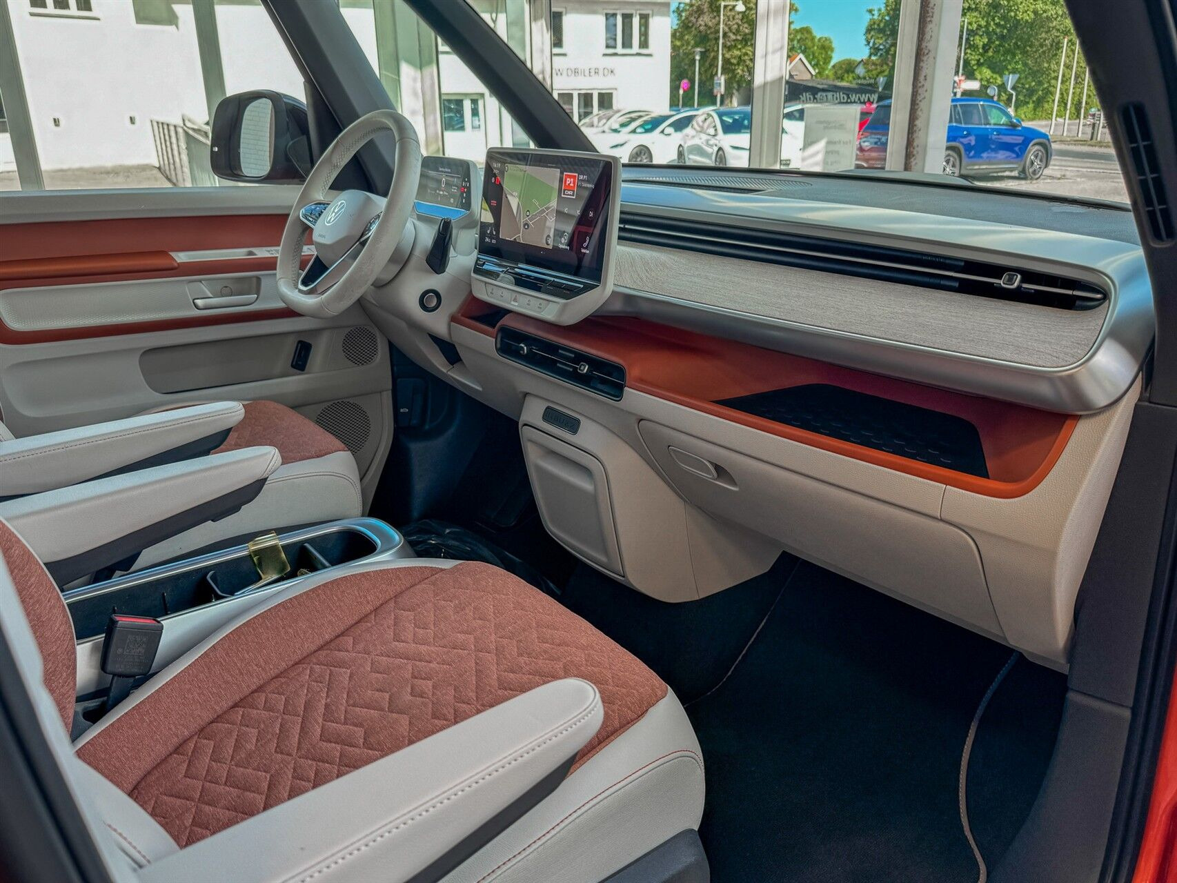 Orange VW ID.Buzz fra 2023
