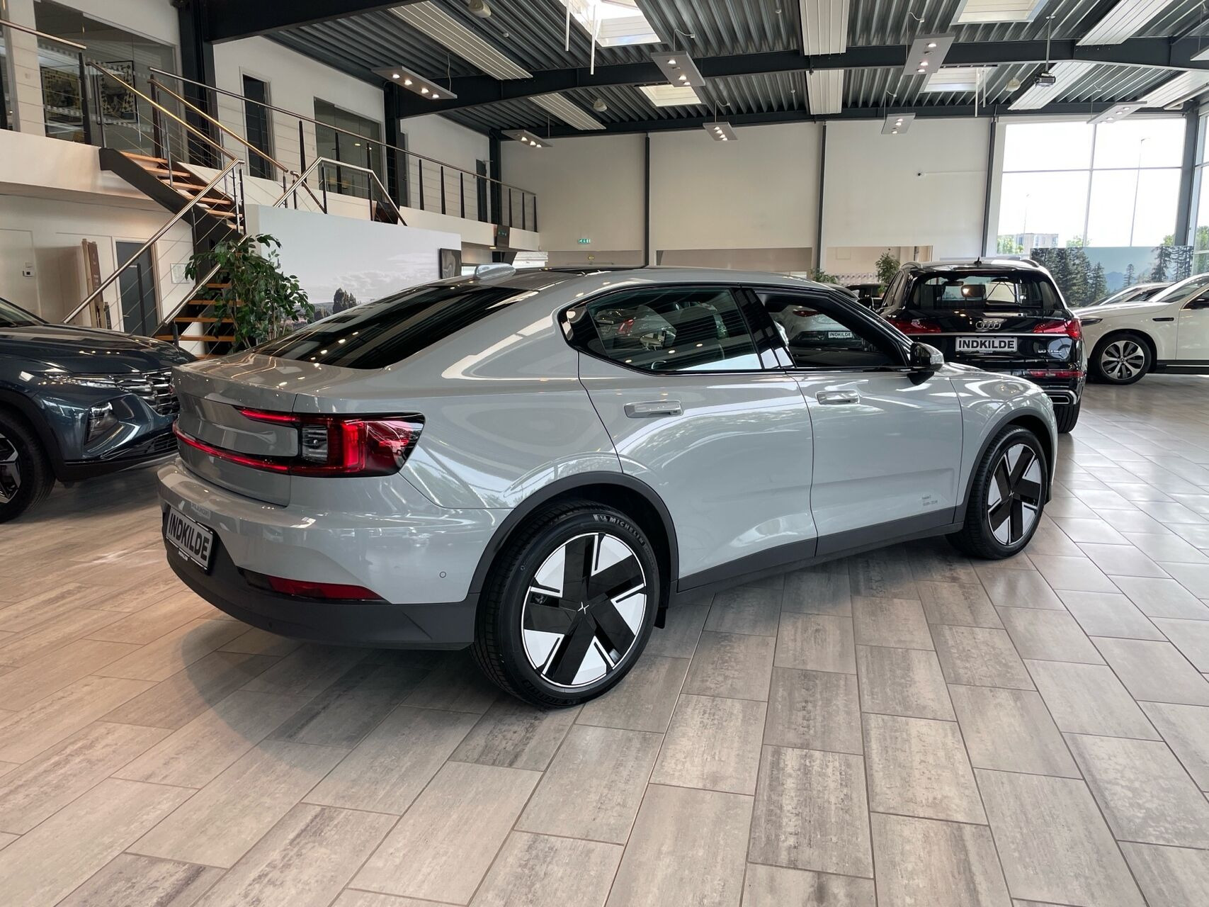 Grå Polestar 2 fra 2025