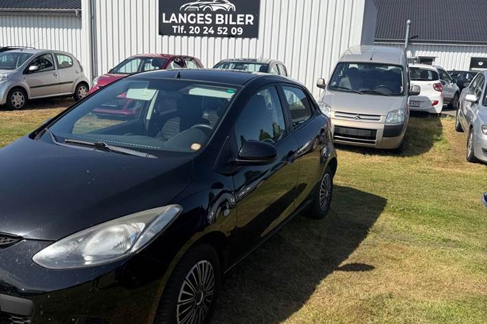 Sort Mazda 2 fra 2010