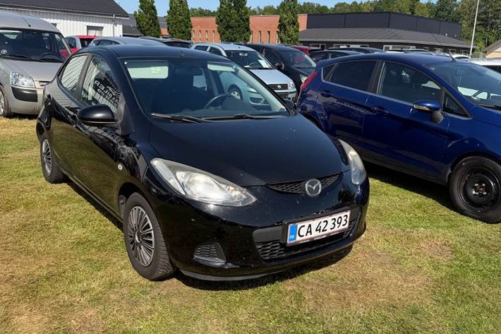 Sort Mazda 2 fra 2010