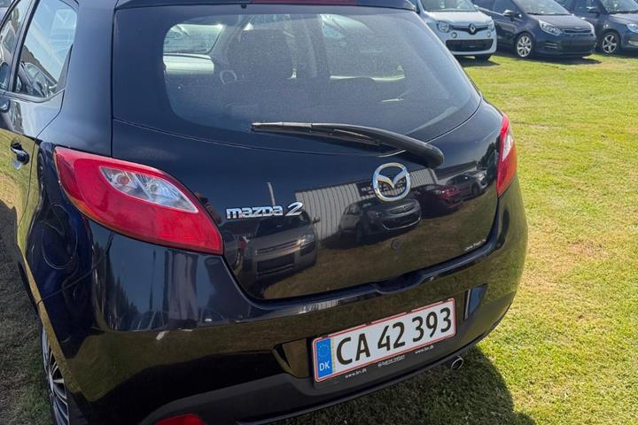 Sort Mazda 2 fra 2010