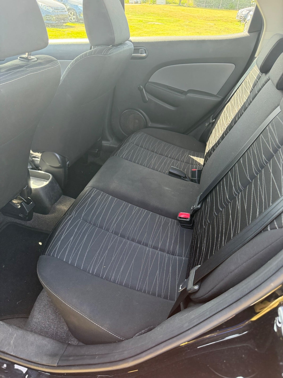 Sort Mazda 2 fra 2010