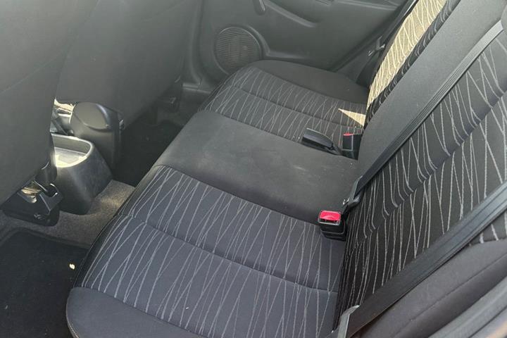 Sort Mazda 2 fra 2010