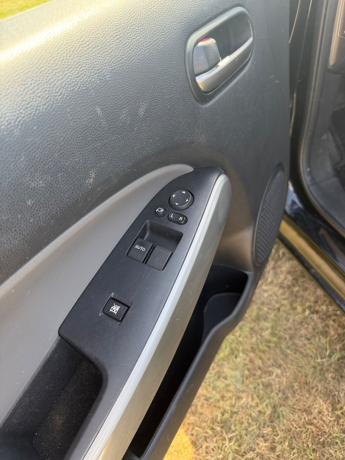 Sort Mazda 2 fra 2010