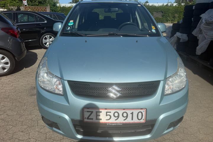 Blå Suzuki SX4 fra 2008