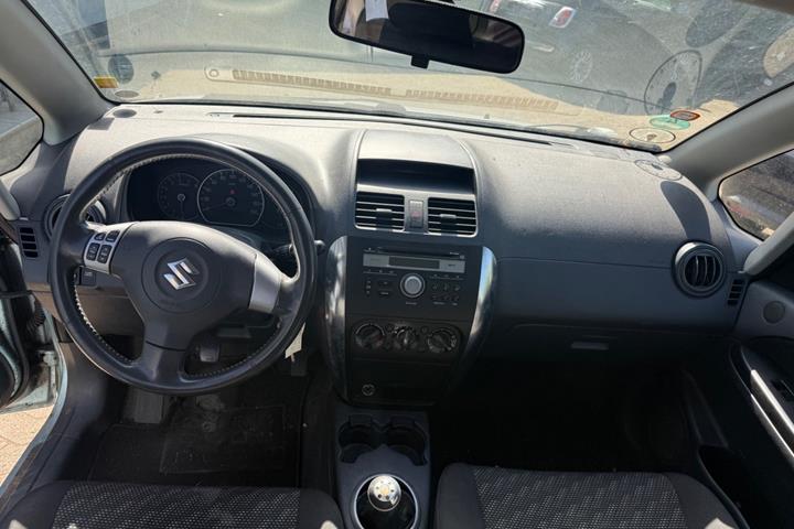 Blå Suzuki SX4 fra 2008