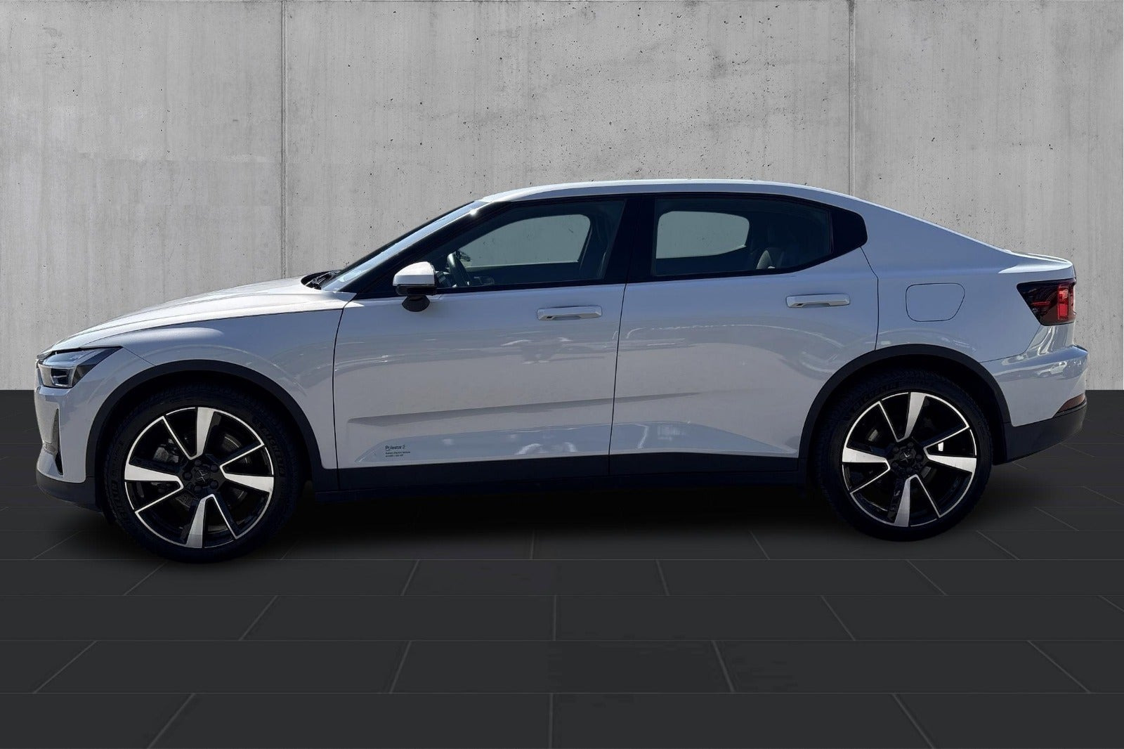 Hvid Polestar 2 fra 2023