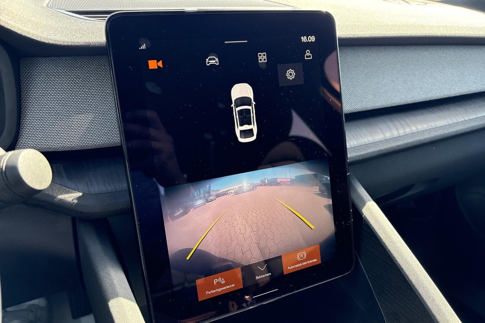 Hvid Polestar 2 fra 2023