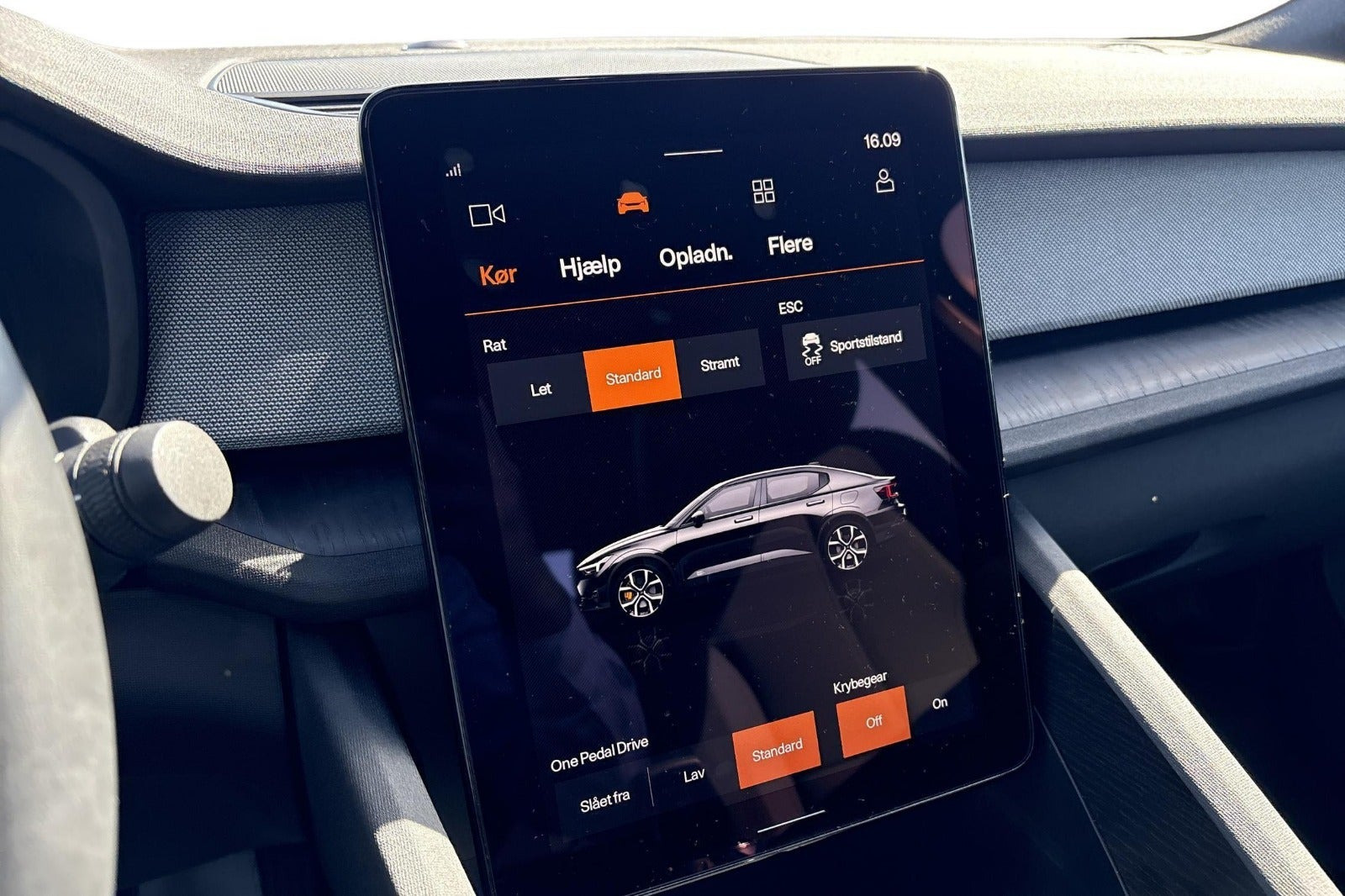 Hvid Polestar 2 fra 2023