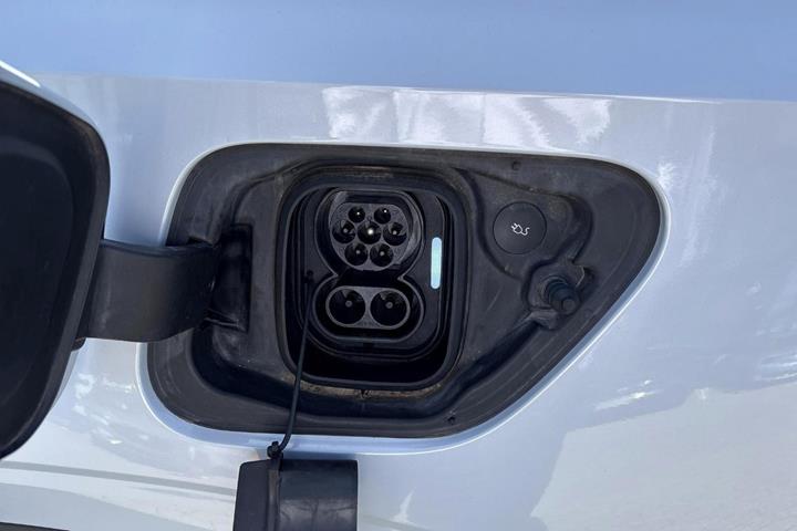 Hvid Polestar 2 fra 2023