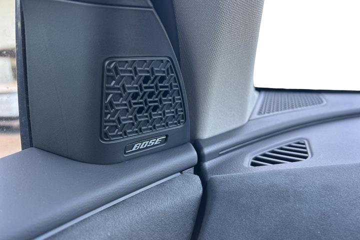 Grå Nissan Ariya fra 2025