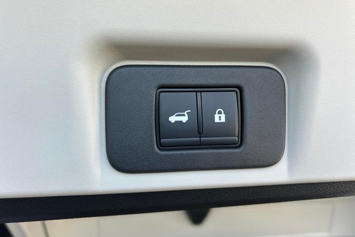 Grå Nissan Ariya fra 2025