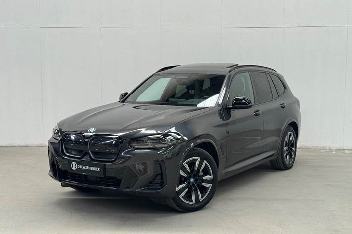 Grå BMW iX3 fra 2022