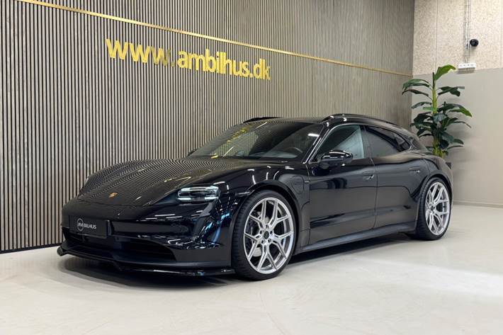 Sort Porsche Taycan fra 2022