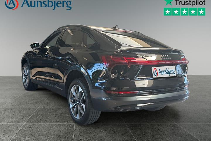 Sort Audi e-tron fra 2022