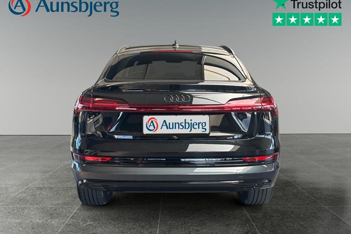 Sort Audi e-tron fra 2022