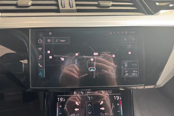 Sort Audi e-tron fra 2022