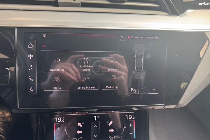 Sort Audi e-tron fra 2022