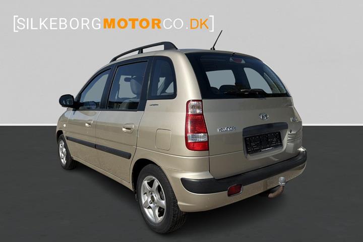 Gul Hyundai Matrix fra 2008