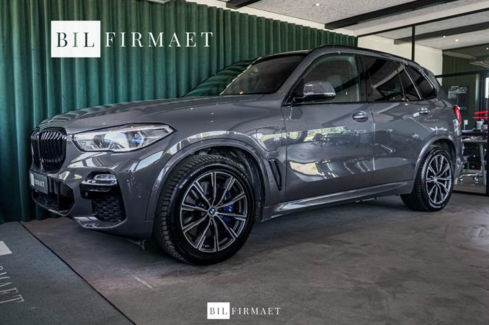 Grå BMW X5 fra 2022