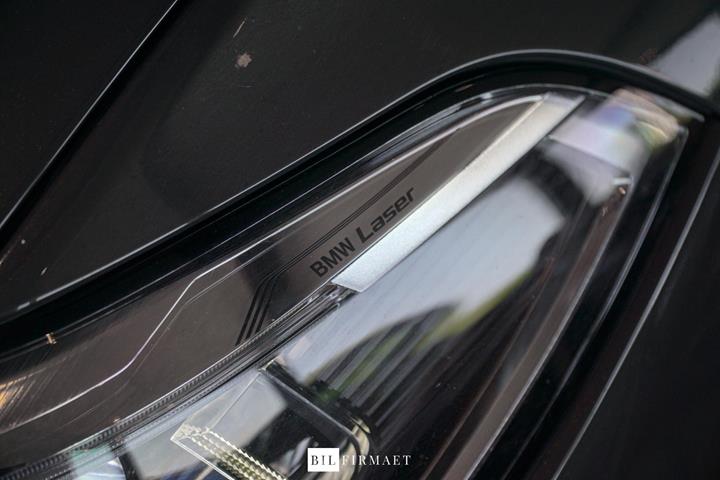 Grå BMW X5 fra 2022