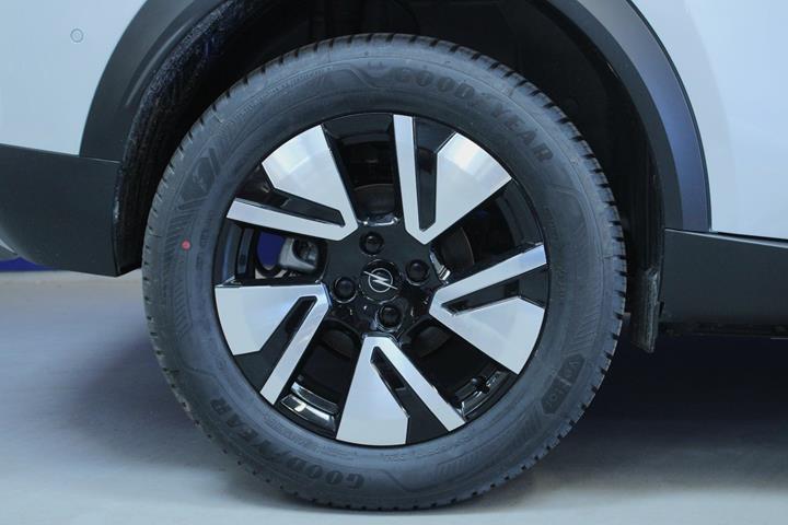 Sølv Opel Frontera fra 2026