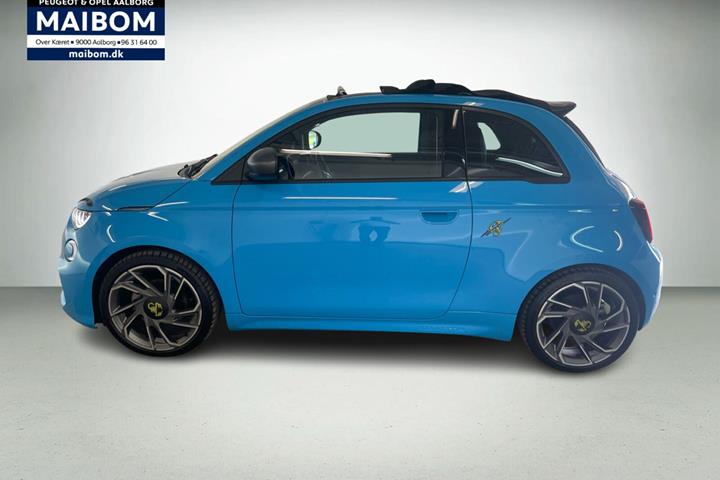 Blå Abarth 500e fra 2024