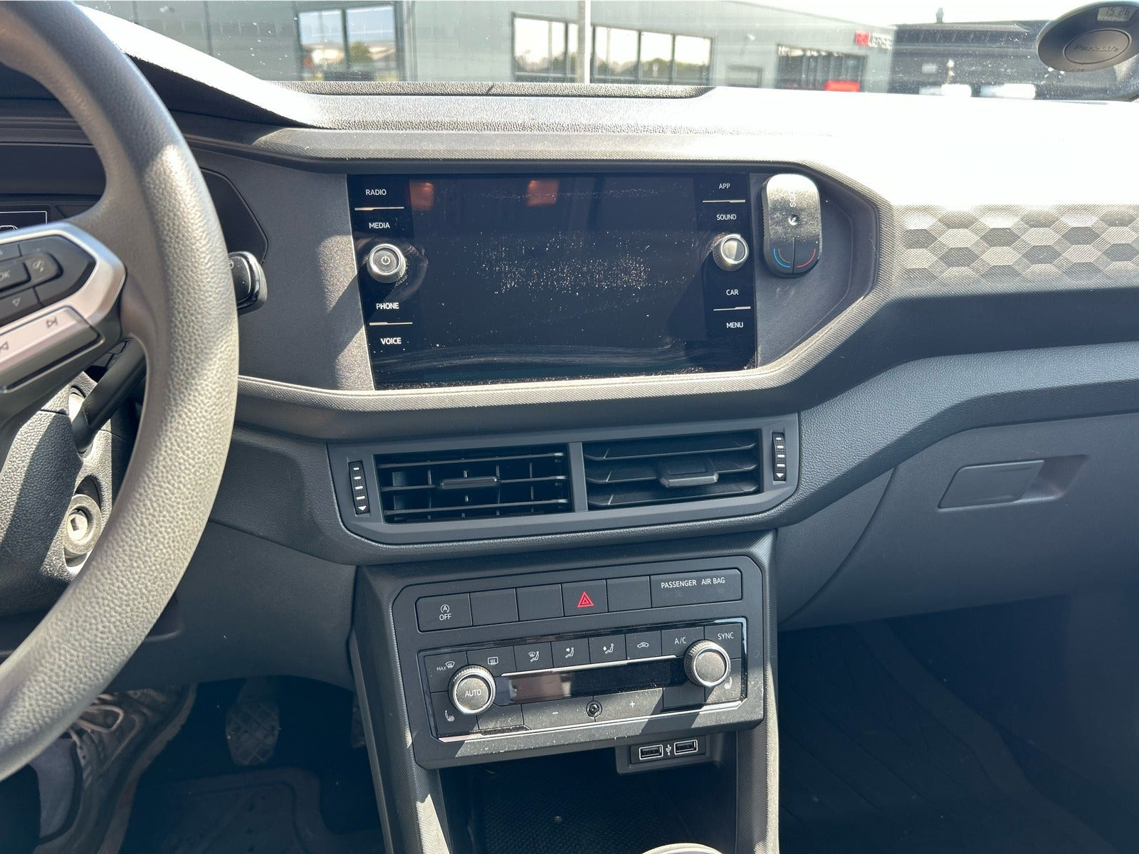 Grå VW T-Cross fra 2020