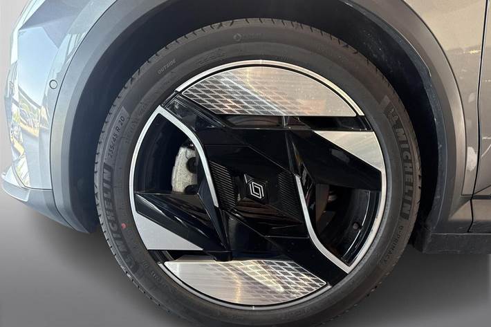 Grå Renault Scenic E-Tech fra 2025